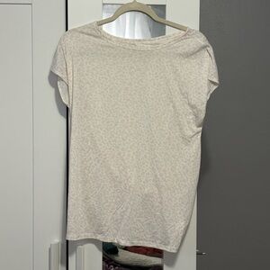 Old Navy Cream Short-Sleeve Leopard Print Workout Tee